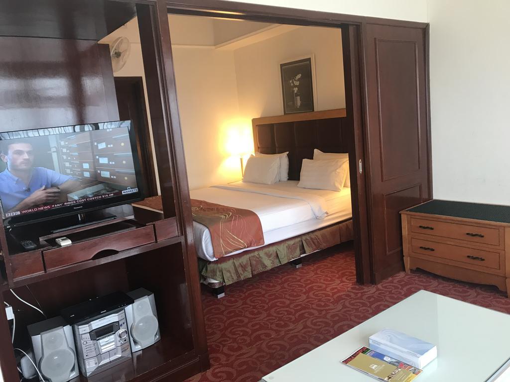 Queens Service Suites At Times Square Kl Kuala Lumpur Exterior photo